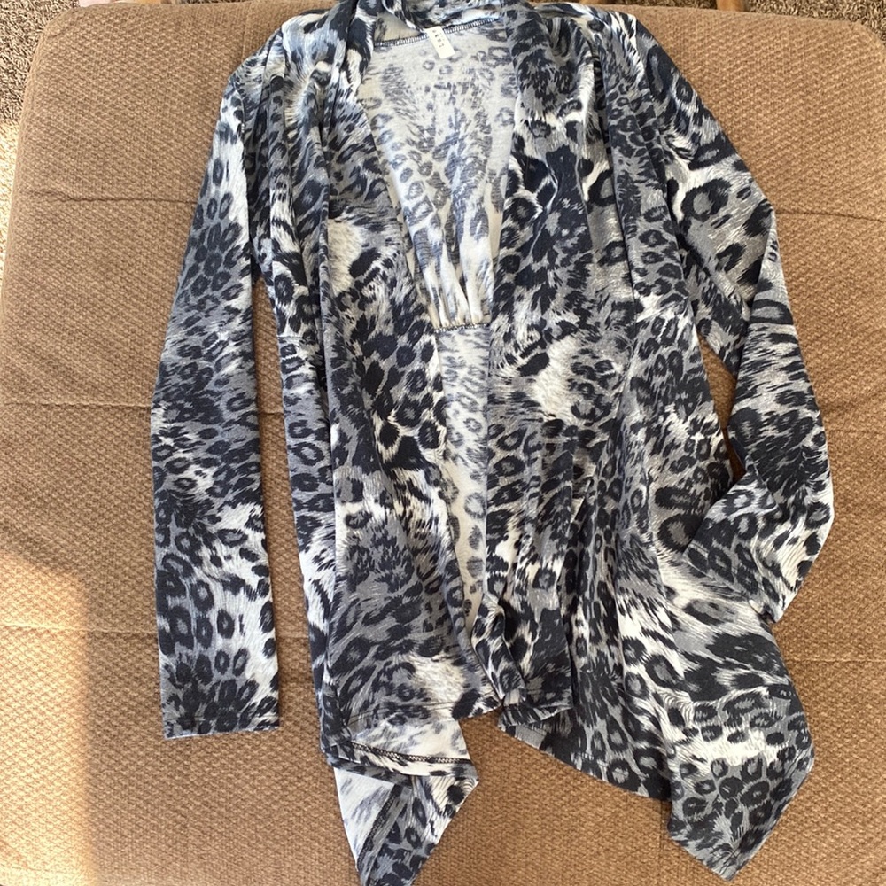 Beautiful cheetah print cardigan